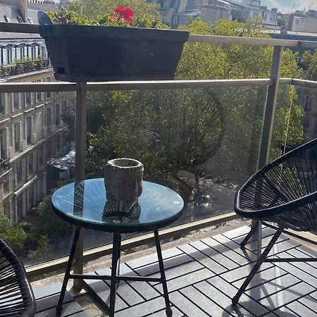 Romantic Balcony Near Arc De Triomphe
