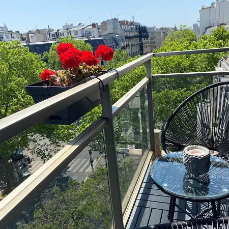 Romantic Balcony Near Arc De Triomphe ホームステイ *