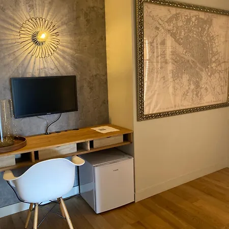 Fabulous Big With Balcon Arc Of Triumph *