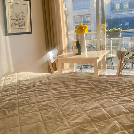 Fabulous Big With Balcon Arc Of Triumph Pansiyon Paris