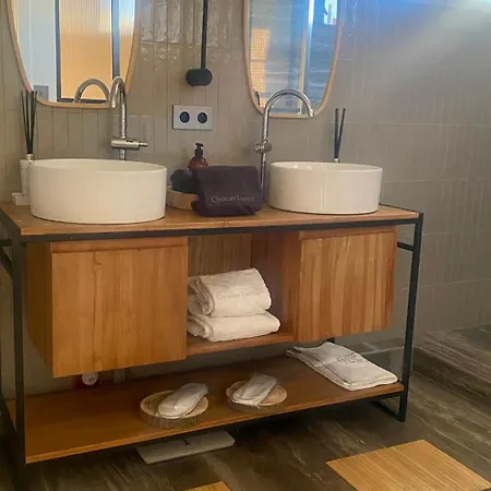 Fabulous Big With Balcon Arc Of Triumph Pansiyon Paris