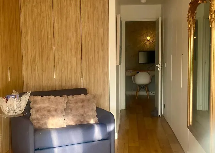 홈스테이 Fabulous Big With Balcon Arc Of Triumph *