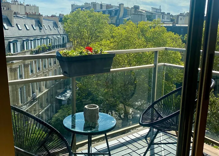 Romantic Balcony Near Arc De Triomphe בית אירוח