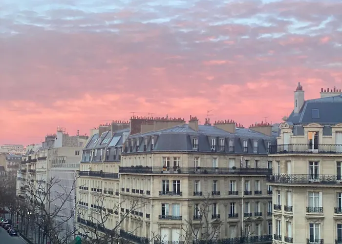 Romantic Balcony Near Arc De Triomphe בית אירוח